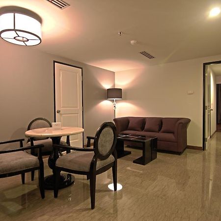 Hotel Diradja Джакарта Екстериор снимка