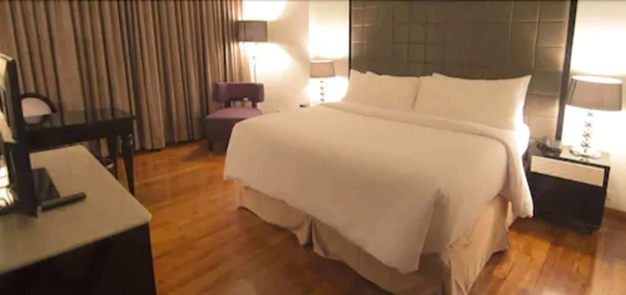 Hotel Diradja Джакарта Екстериор снимка