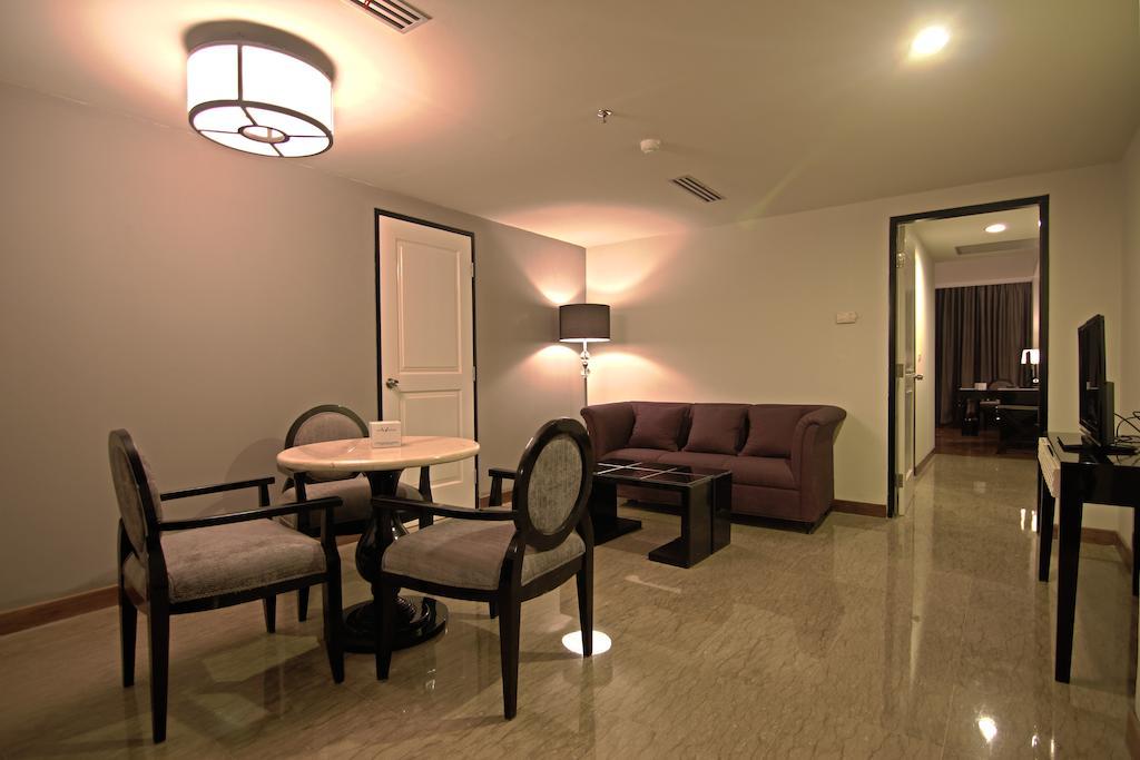 Hotel Diradja Джакарта Екстериор снимка
