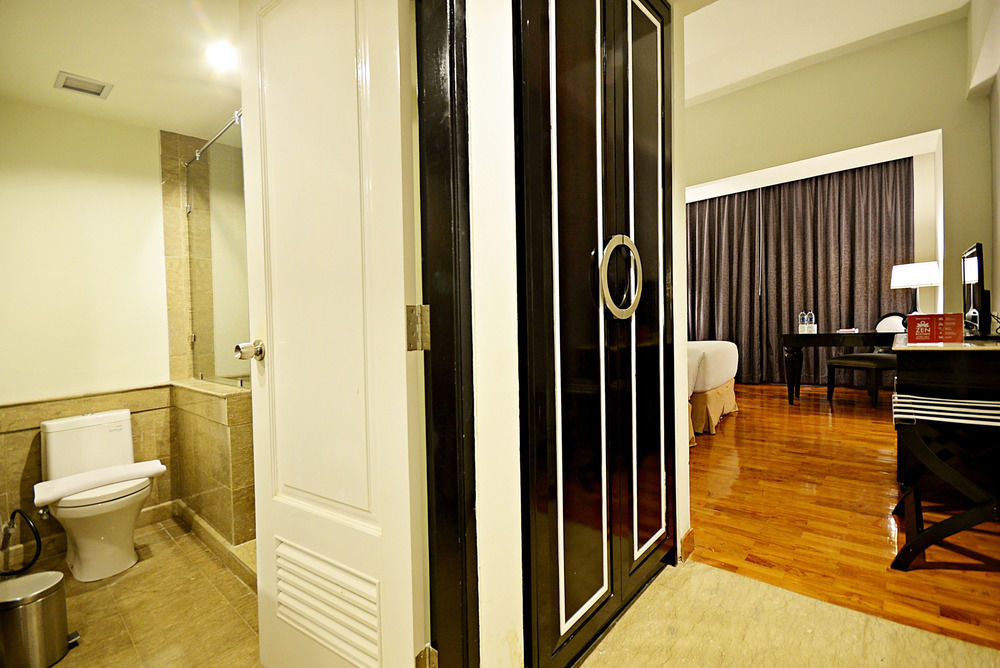 Hotel Diradja Джакарта Екстериор снимка