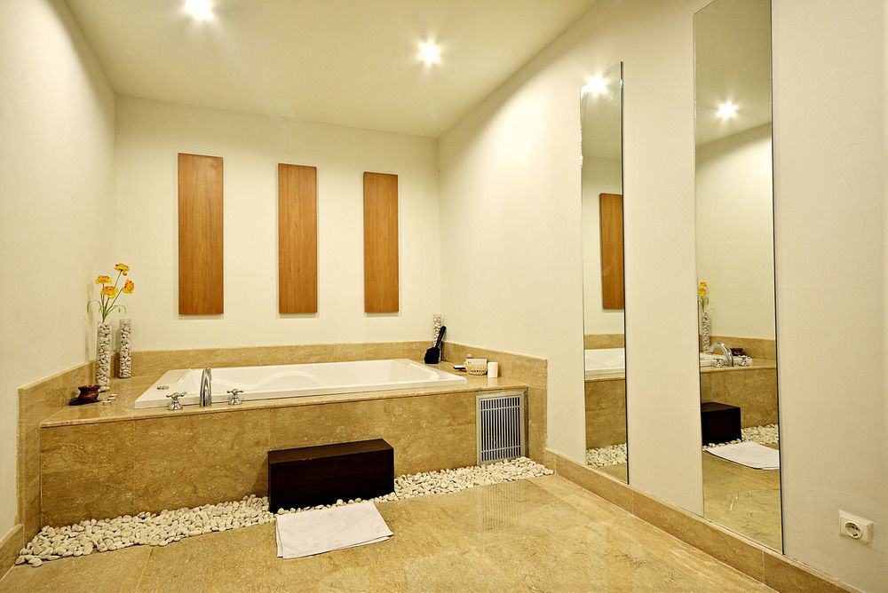 Hotel Diradja Джакарта Екстериор снимка