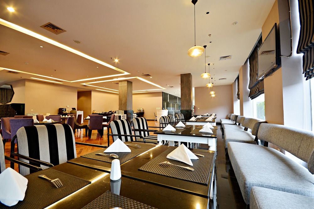Hotel Diradja Джакарта Екстериор снимка
