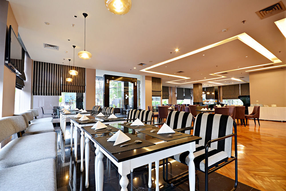Hotel Diradja Джакарта Екстериор снимка