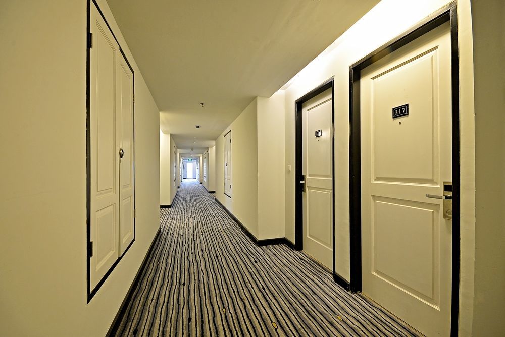 Hotel Diradja Джакарта Екстериор снимка