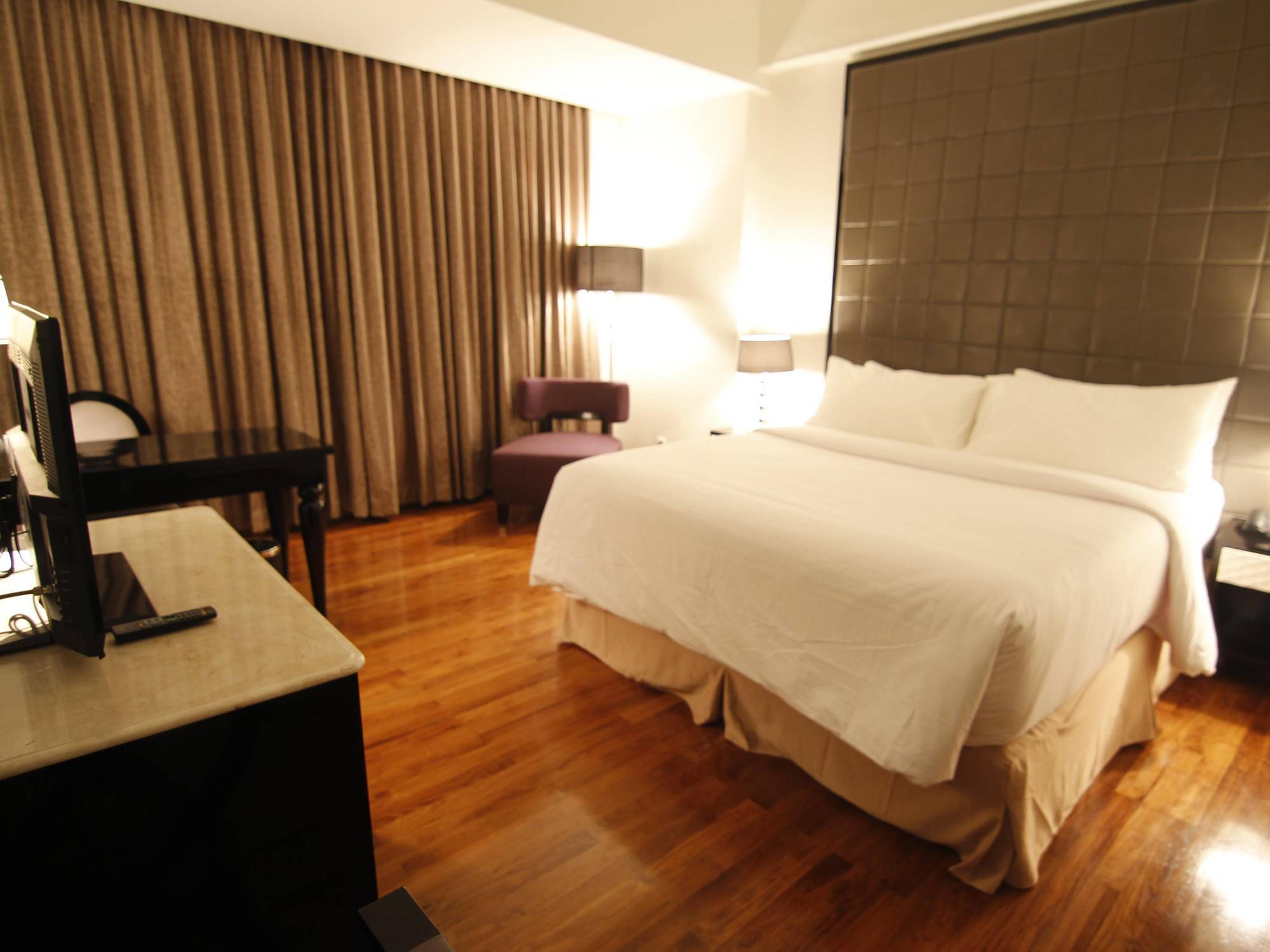 Hotel Diradja Джакарта Екстериор снимка